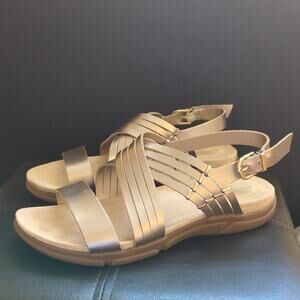 Easy Spirit Martha Stewart Marlis Light Gold Strappy Slingback Buckle Sandals